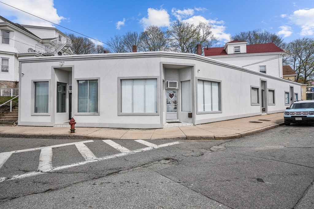 1792 Pleasant St Property Photo