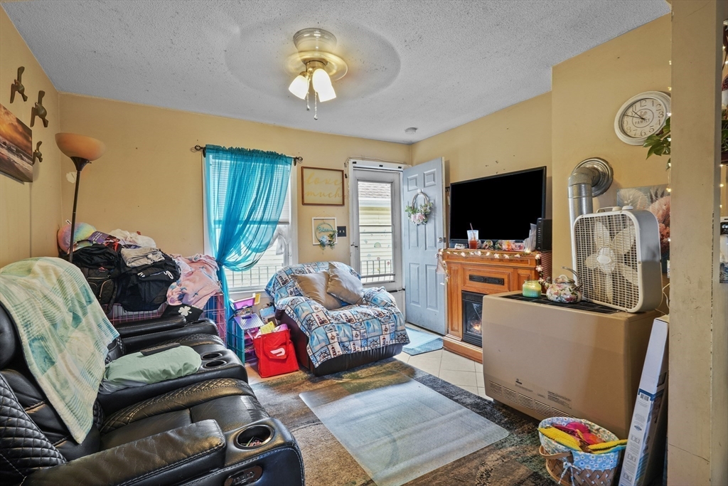 1792 Pleasant St Property Photo 4