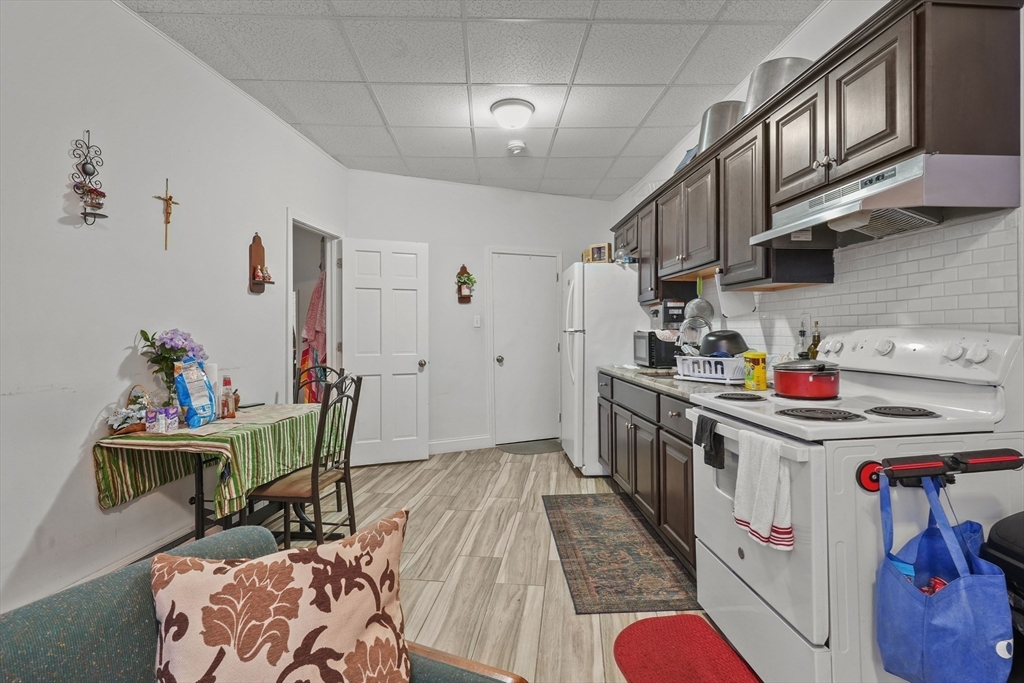 1792 Pleasant St Property Photo 8