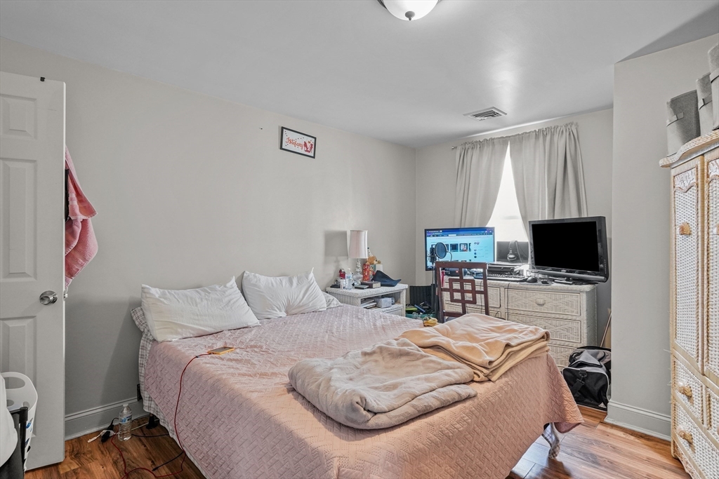 1792 Pleasant St Property Photo 14