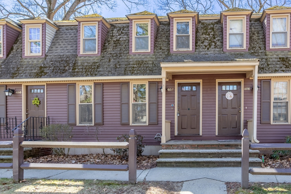 Chelmsford Real Estate Listings Main Image
