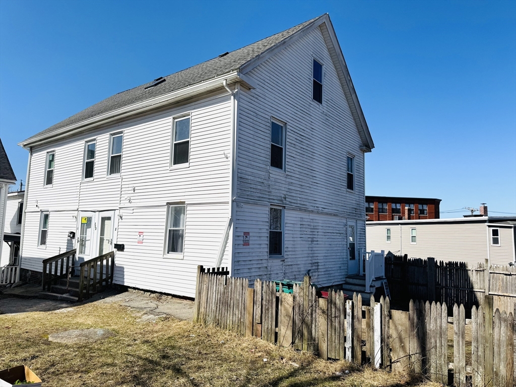 712 Lawrence St Property Photo