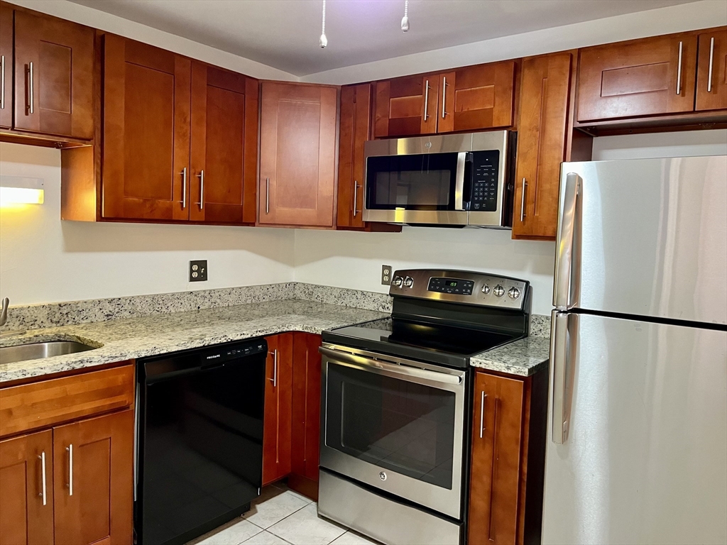 111 Warren Ave # 3g Property Photo