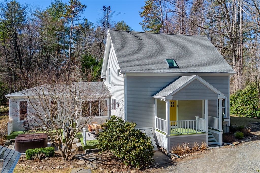 Amherst Real Estate Listings Main Image