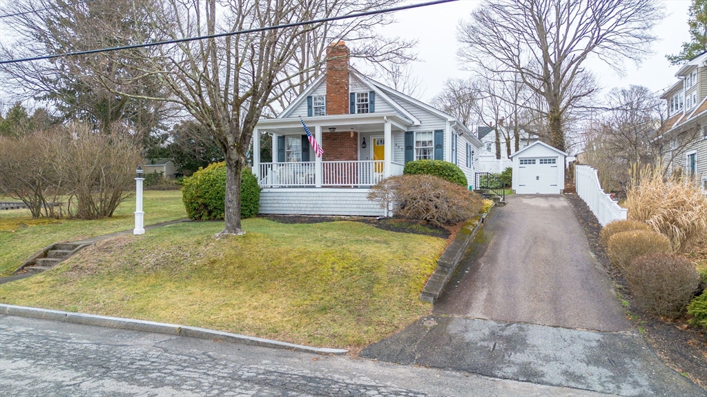 665 Main St Property Photo