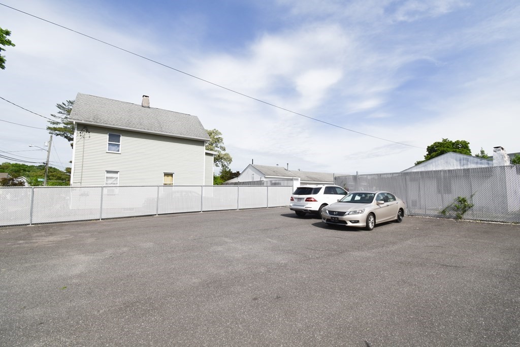 1300+1304 Worcester St Property Photo 28