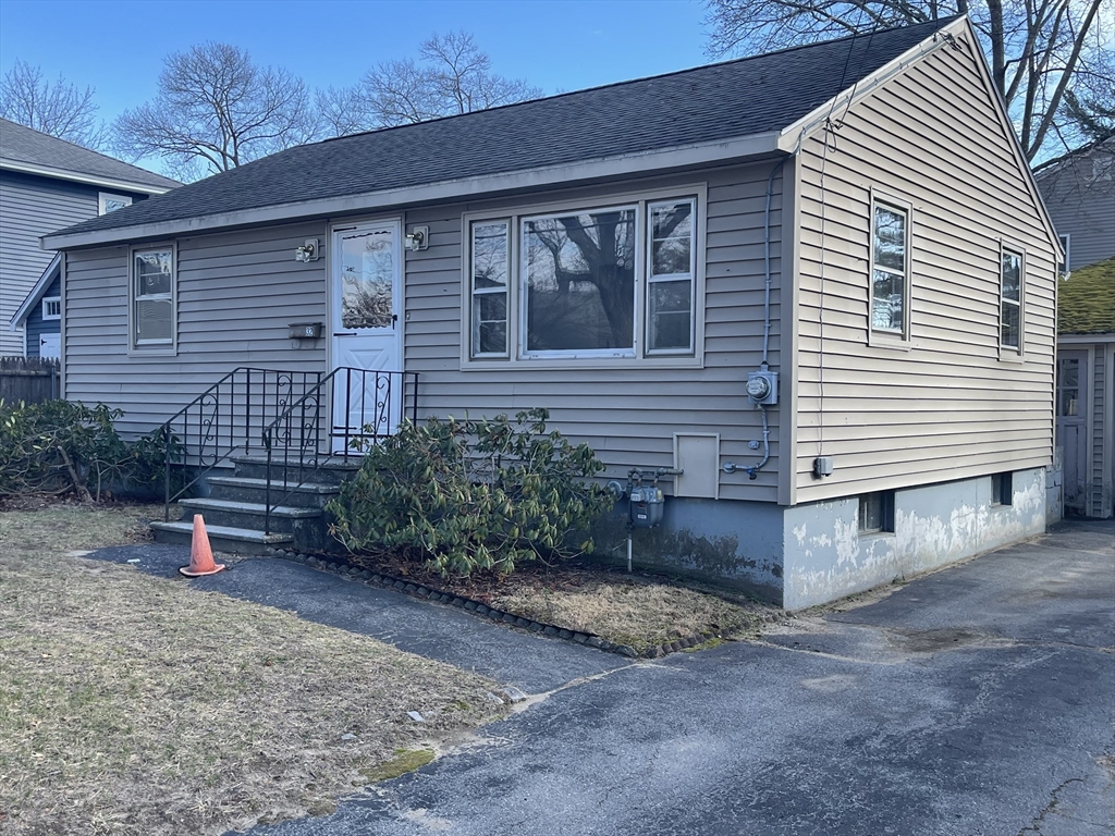 32 Mason Ave Property Photo