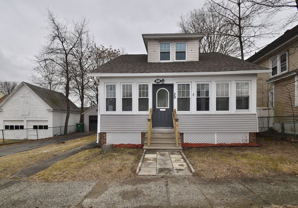 39 Algonquin St Property Photo