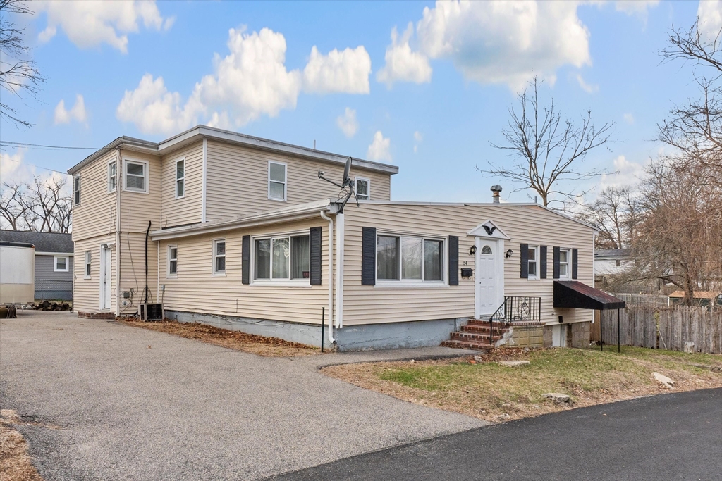 54 Gardner Ave Property Photo