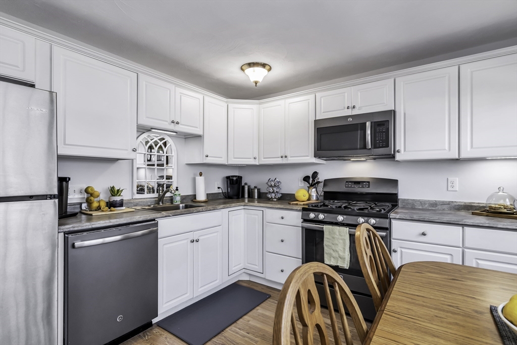 60 Edgelawn Ave # 3 Property Photo
