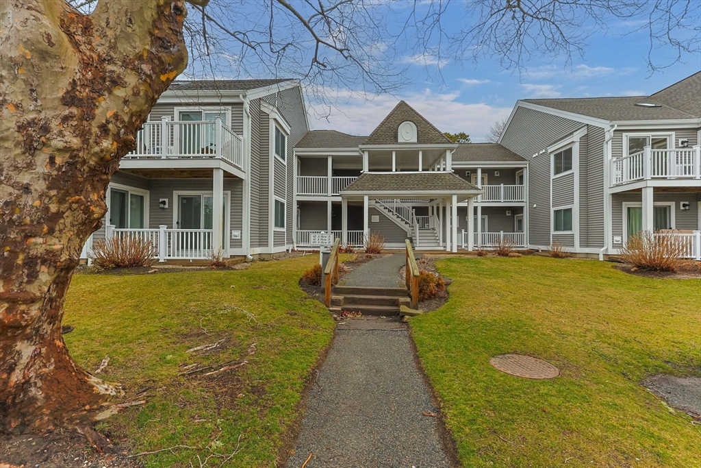 62 Fletcher Ln # I Property Photo