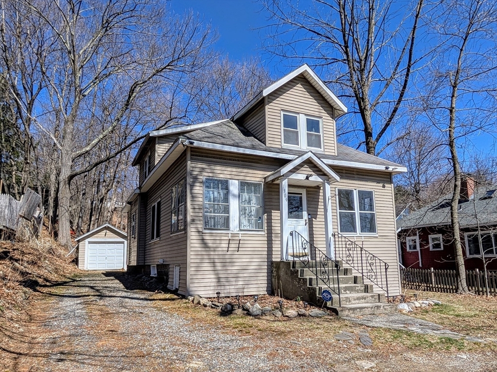 1309 Pleasant St Property Photo
