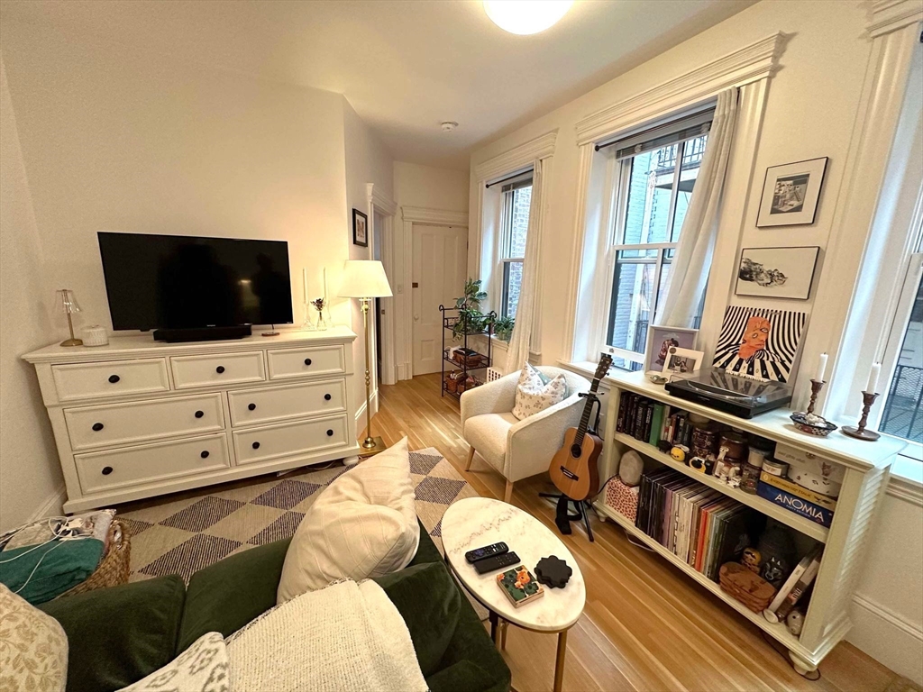 101 Charles St. # 3r Property Photo 6
