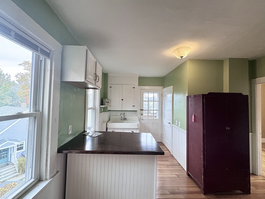 47 1/2 Jamacia # 2 Property Photo 3