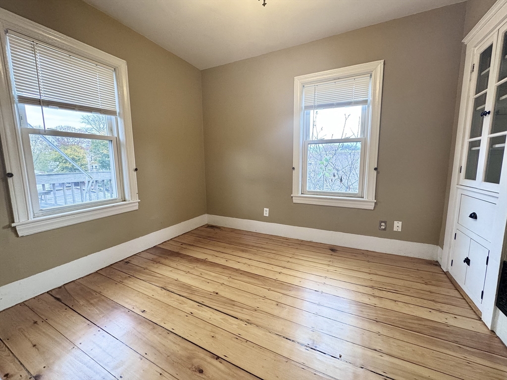 47 1/2 Jamacia # 2 Property Photo 10
