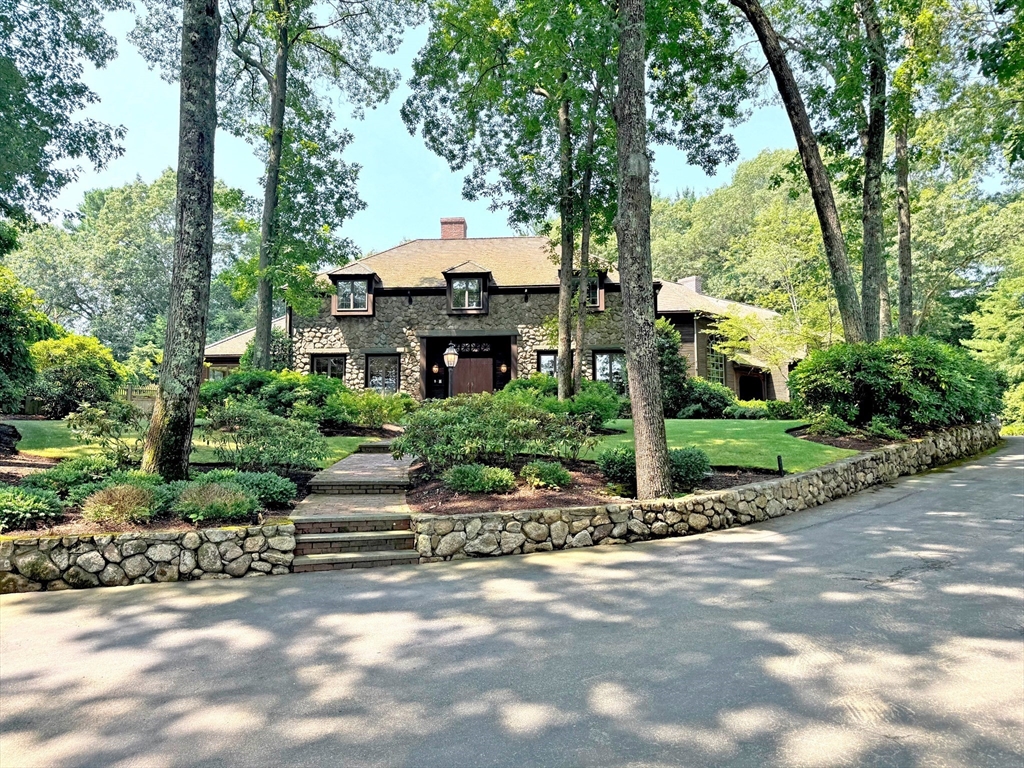 11 Fulling Mill Ln