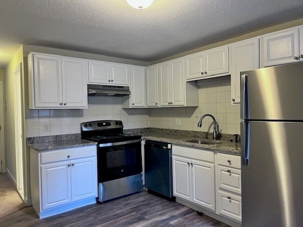 69 Nicholas Rd # B Property Photo