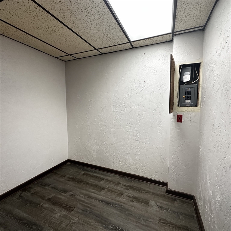 1025 Main St Property Photo 12