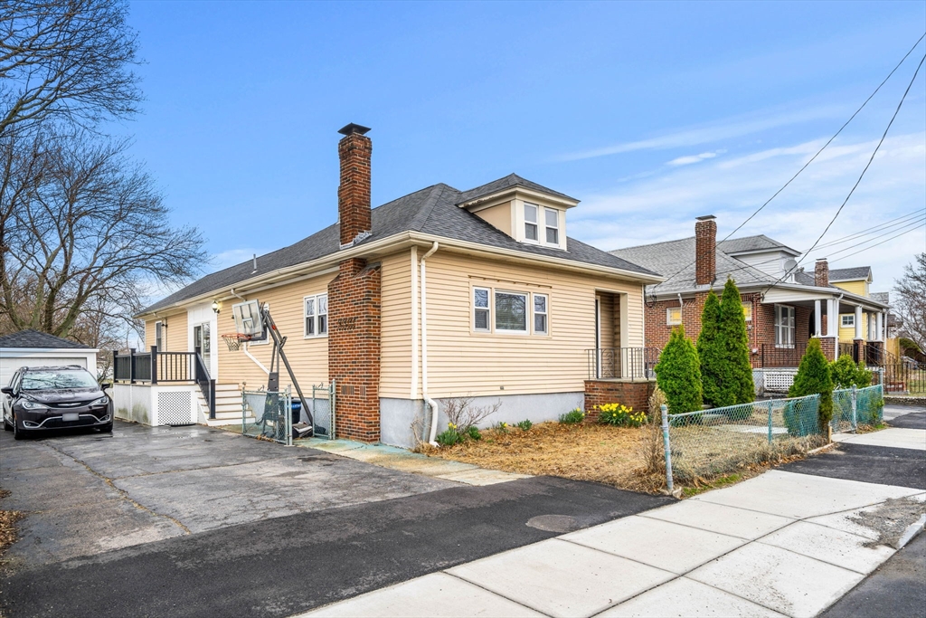 318 Sea Street Property Photo