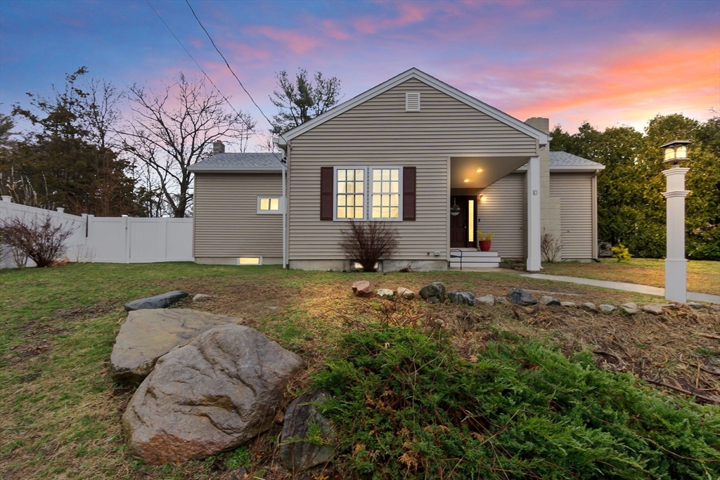 Middleton Real Estate Listings Main Image