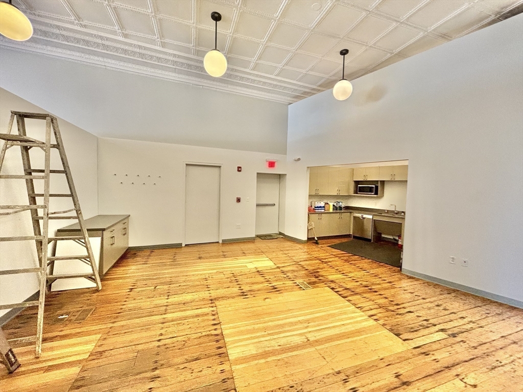 31 Union Sq Property Photo 9