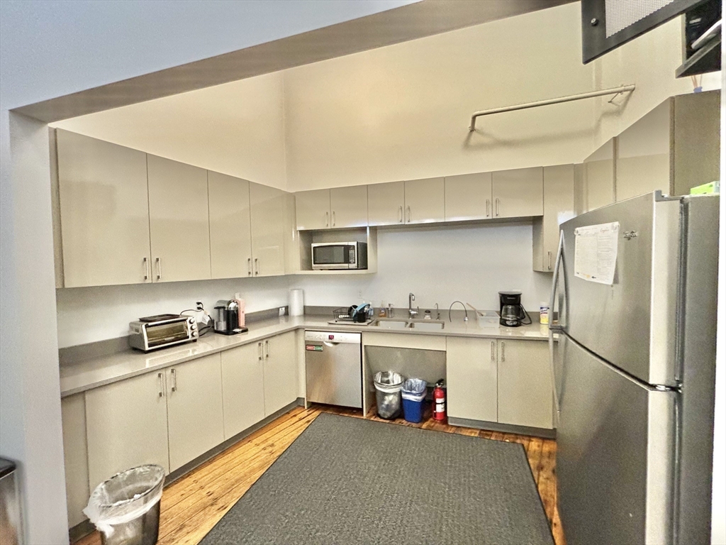 31 Union Sq Property Photo 10