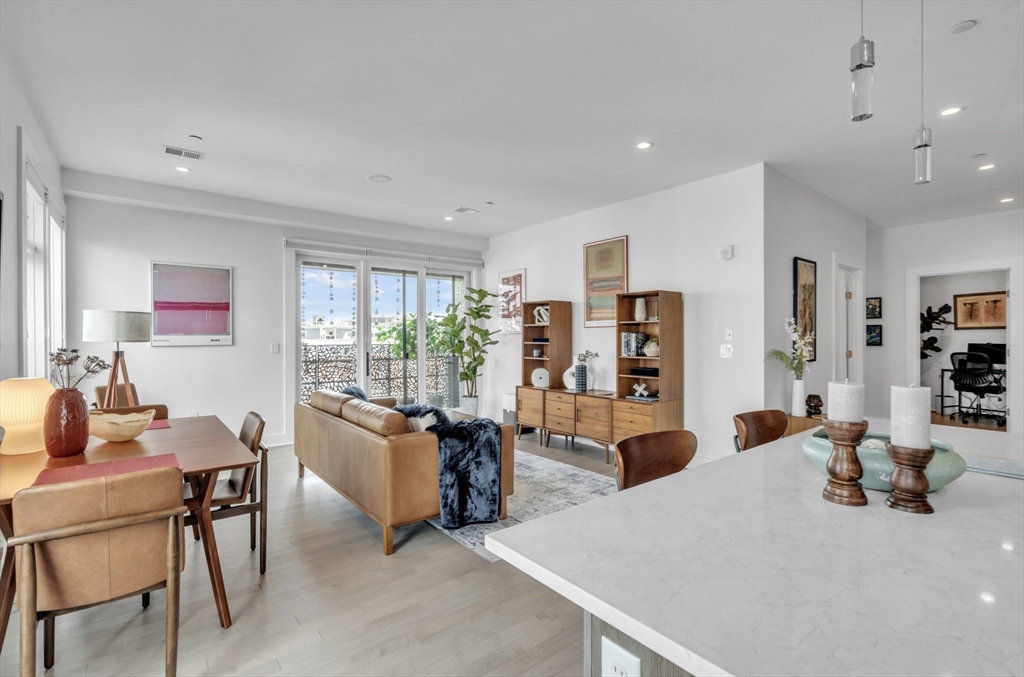 232 Old Colony Ave # 404 Property Photo