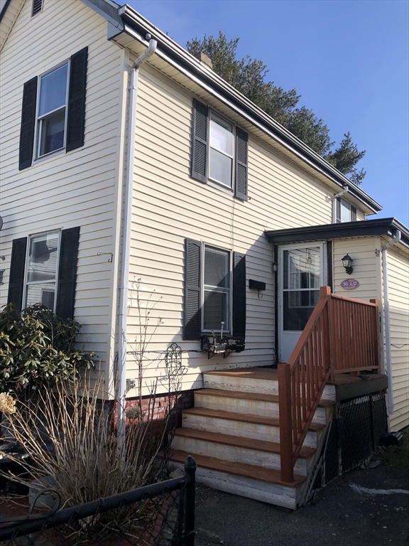 36-1/2 Linden St Property Photo
