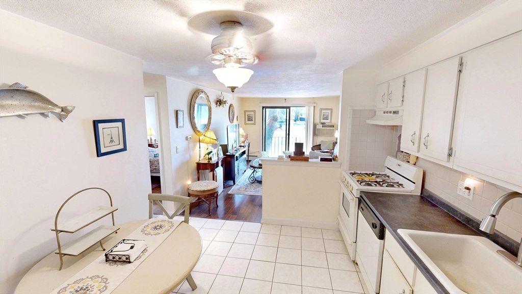 44 Main St # 11 Property Photo 1