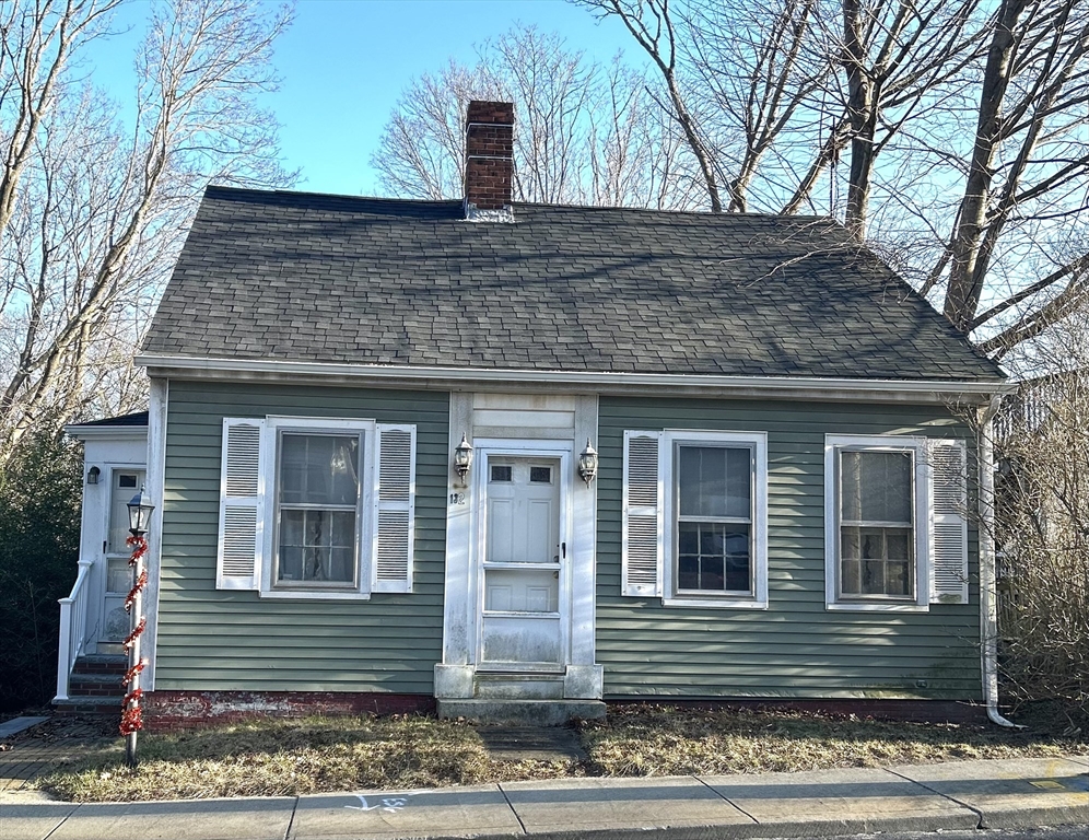 132 Summer St Property Photo