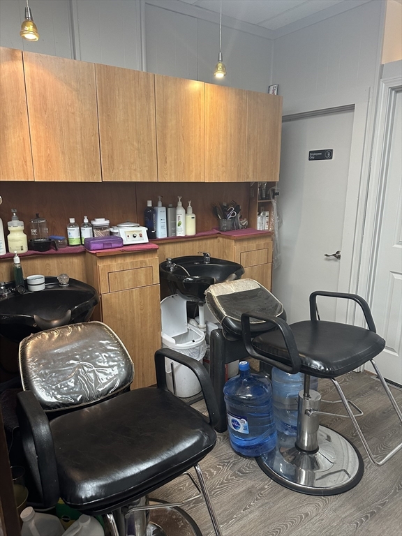 672 Hancock St Property Photo 11