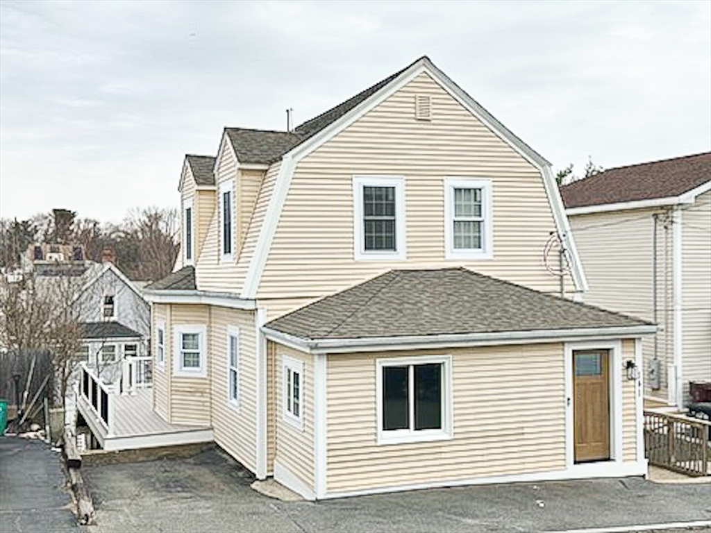 141 Warren St Property Photo