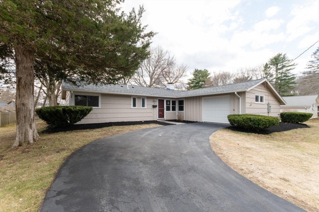 30 Ridgefield Drive Property Photo