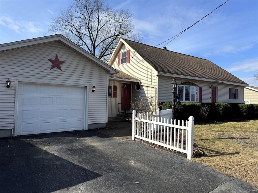 183 Langevin St Property Photo