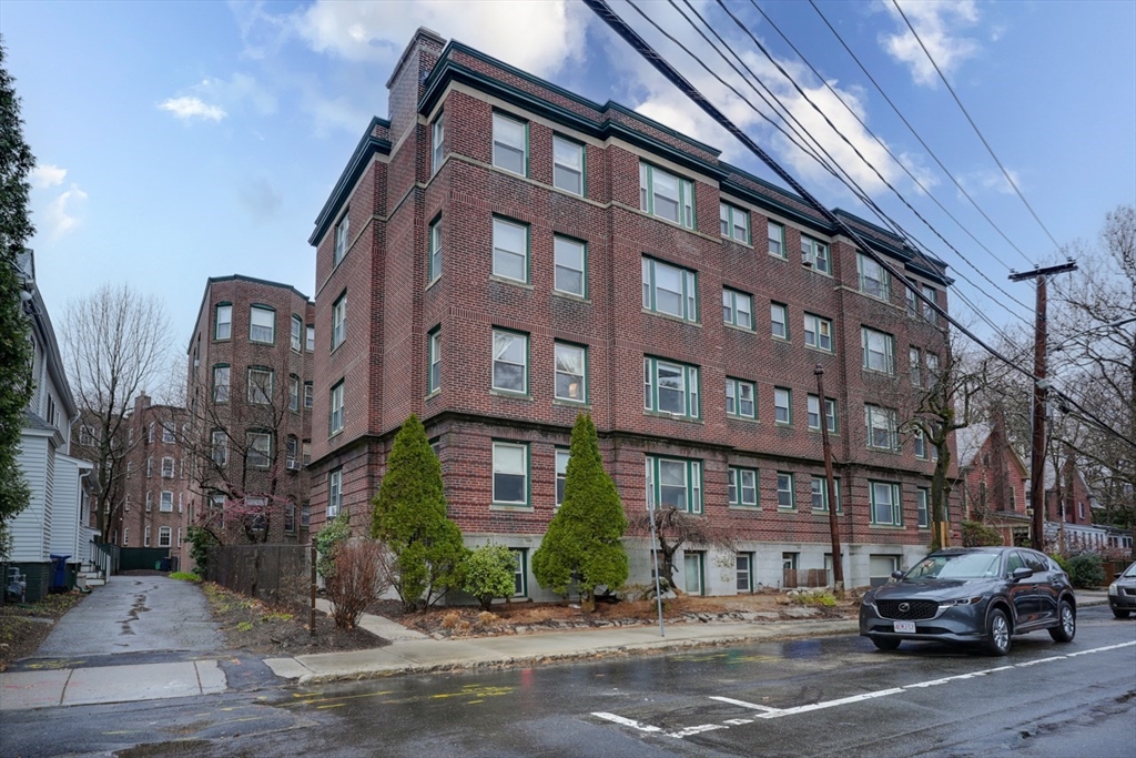 Cambridge Real Estate Listings Main Image