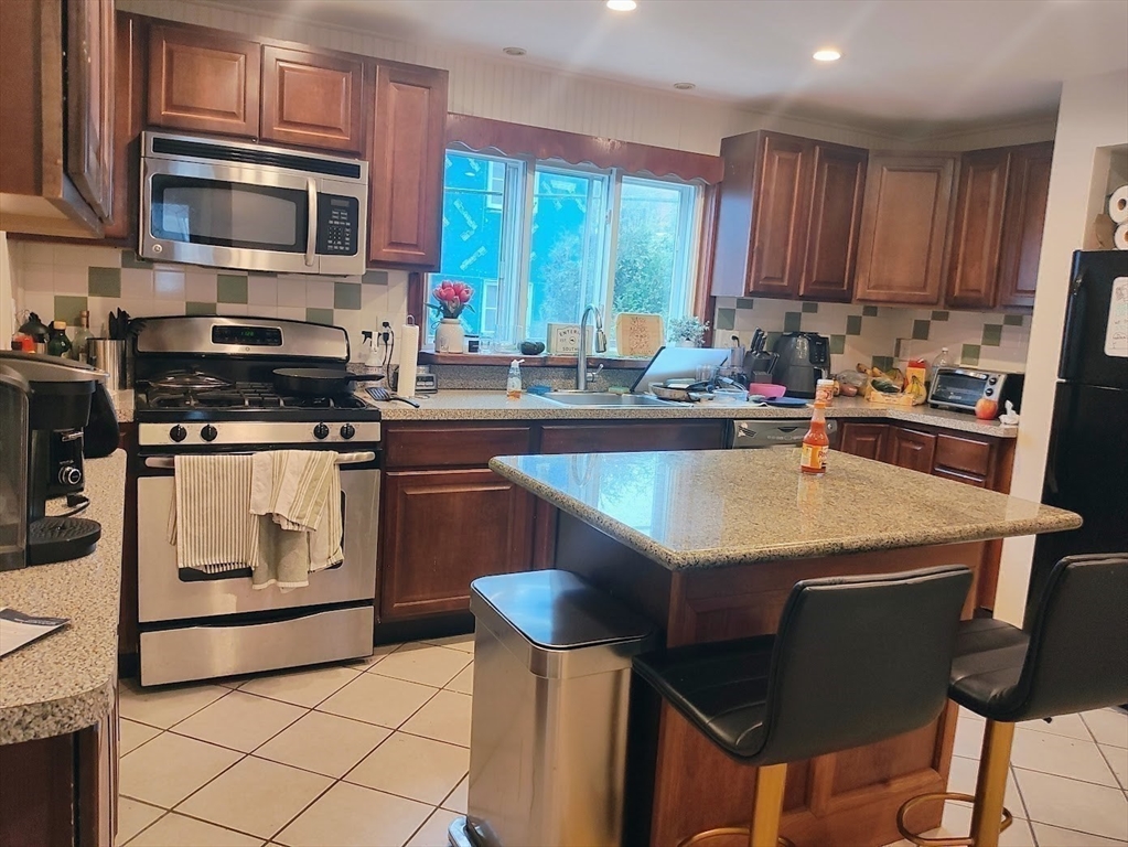933 E Broadway Property Photo 13