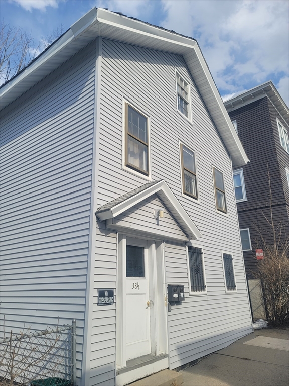 38-1/2 Bowdoin Street Property Photo