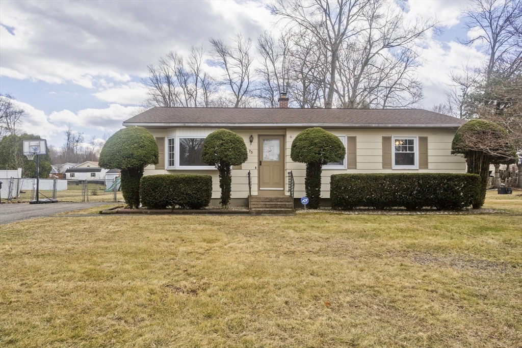 75 Penncastle St Property Photo