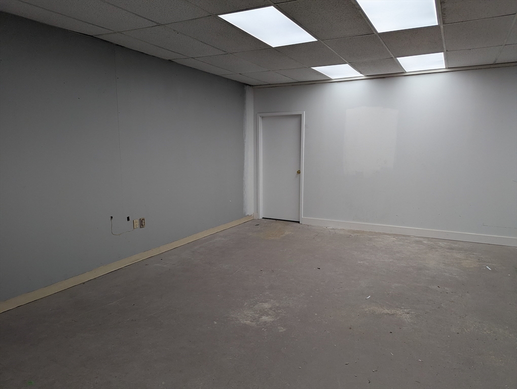 328 College Street Property Photo 12