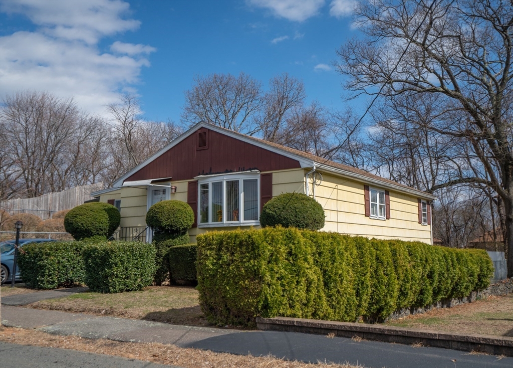 24 Hayes St Property Photo