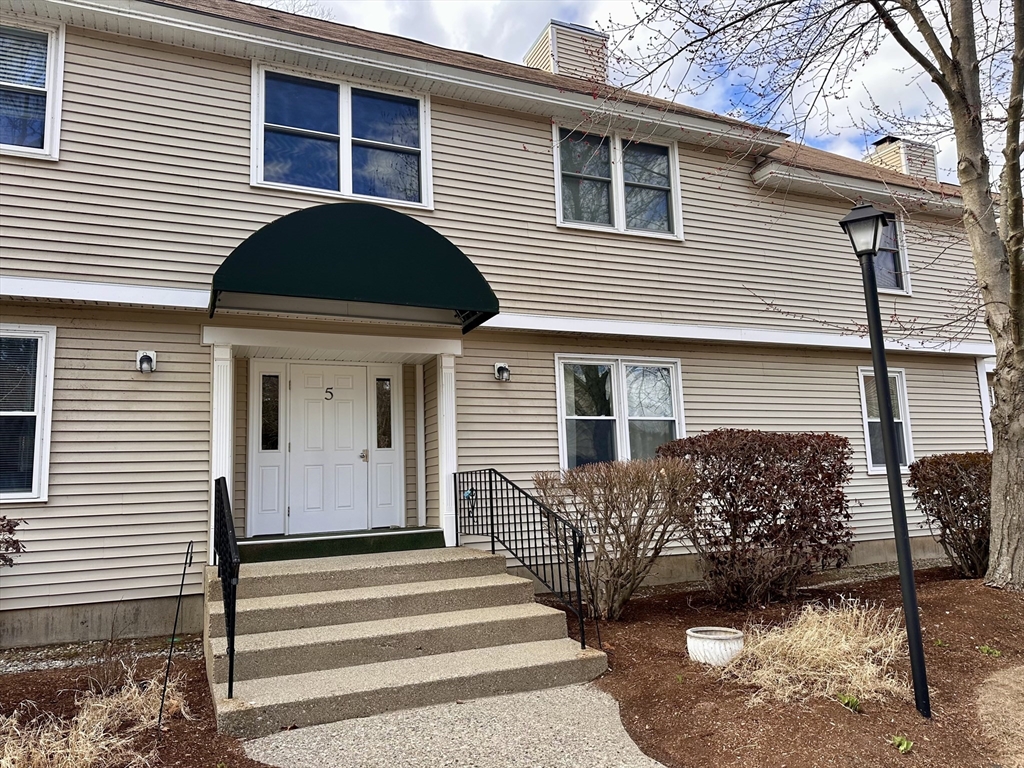Hudson Real Estate Listings Main Image