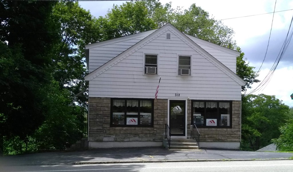 312 Massasoit Road Property Photo 1