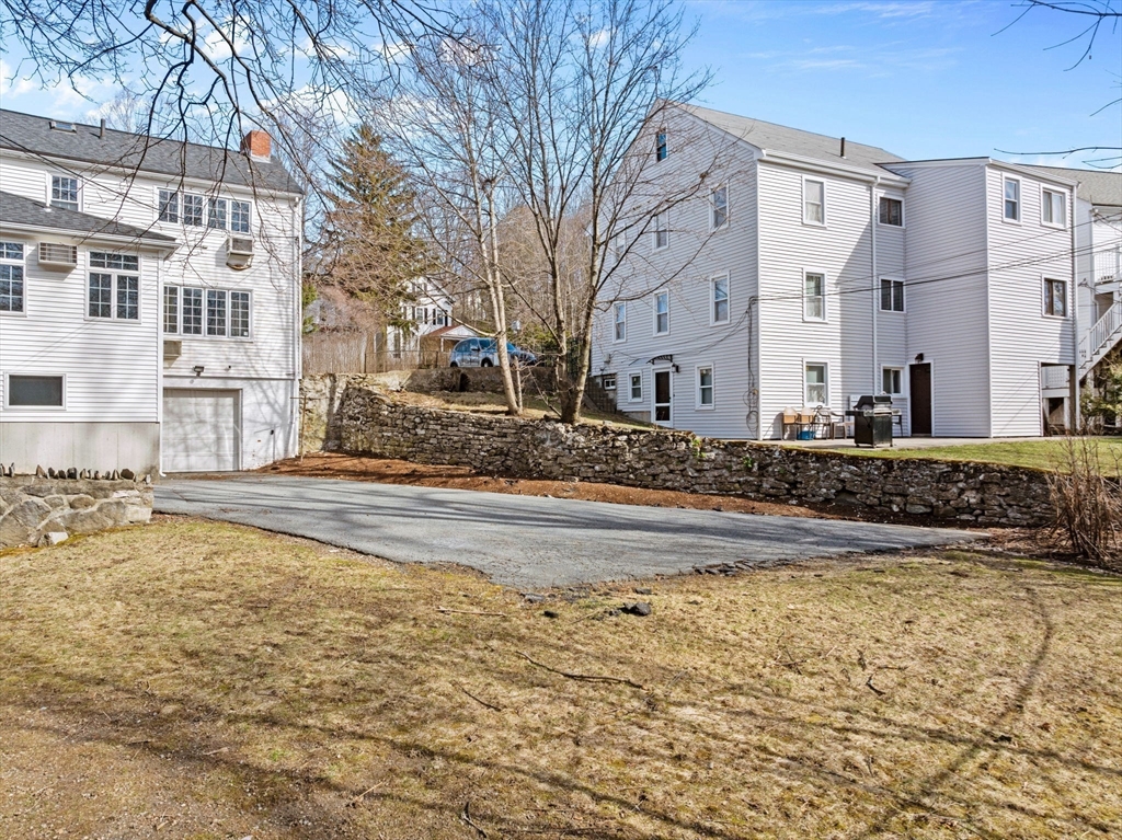 1646 Centre Street Property Photo 6