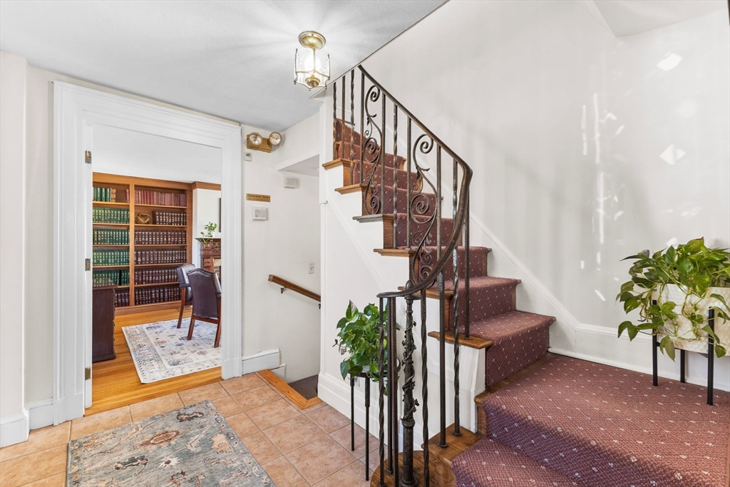 1646 Centre Street Property Photo 14
