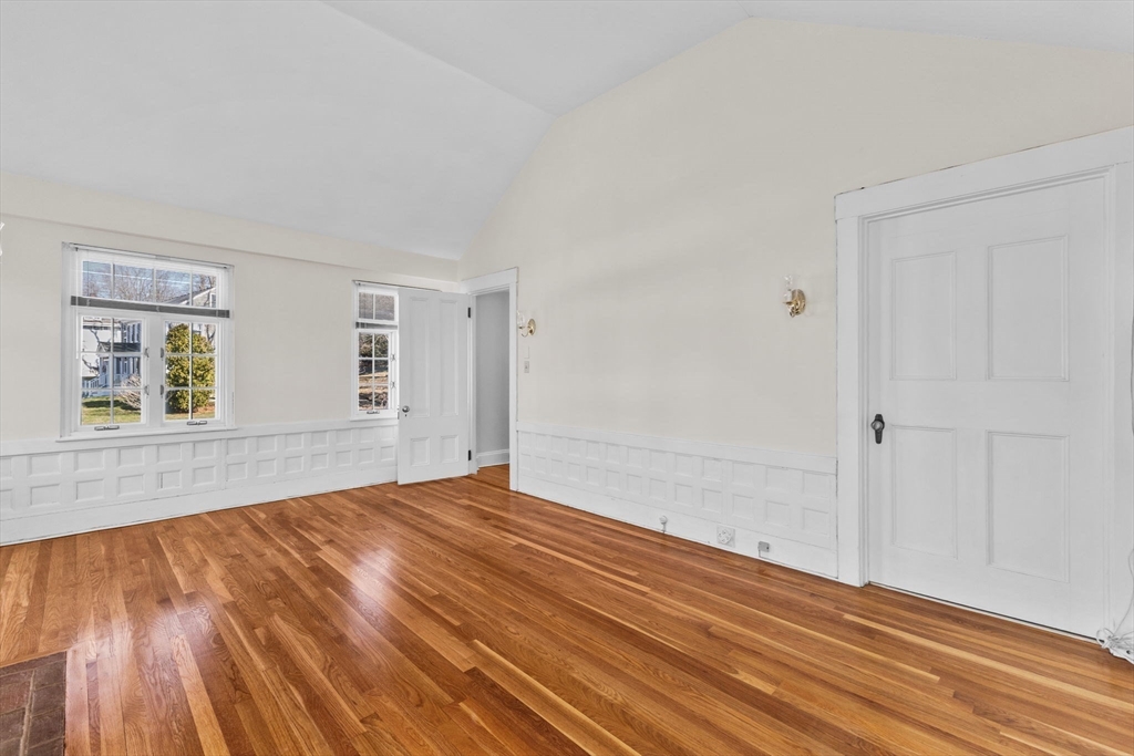 1646 Centre Street Property Photo 33