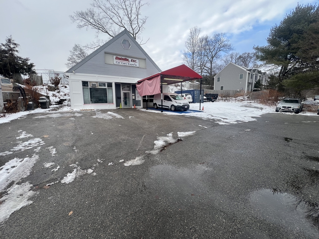 2 Edgemoor Property Photo 1