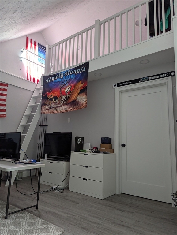 2 Edgemoor Property Photo 3