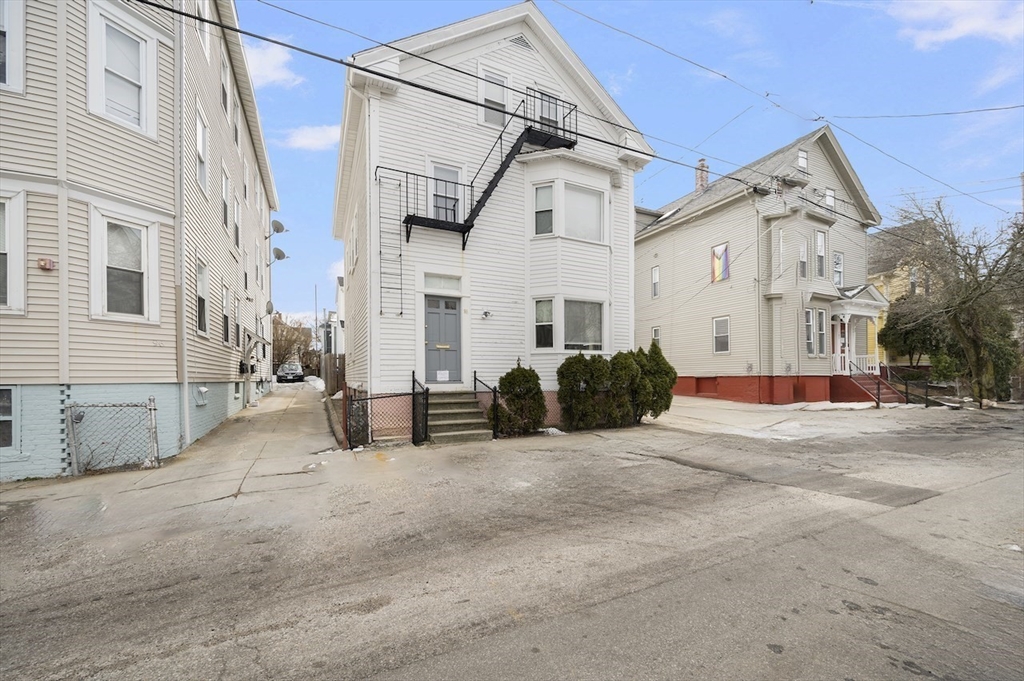 98-102 Penn Street Property Photo 7