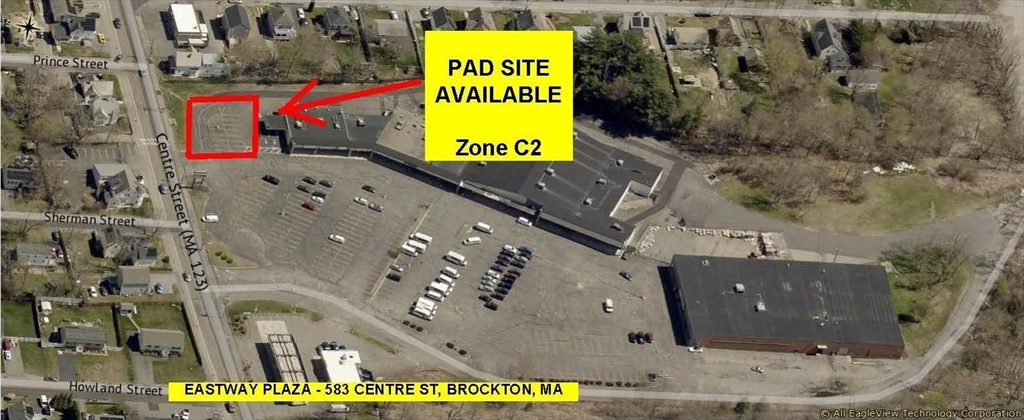 583 Centre St Property Photo 3