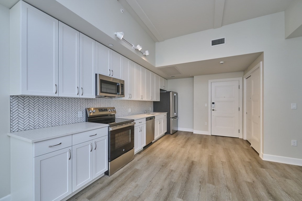 133 Salem # U412 Property Photo 1